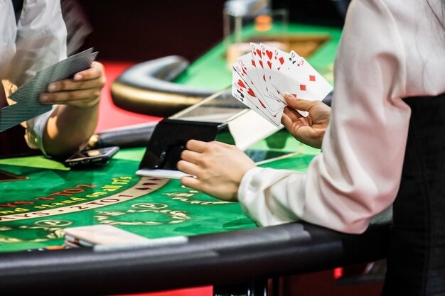 lele189 live-dealer table categories on mobile phone screen